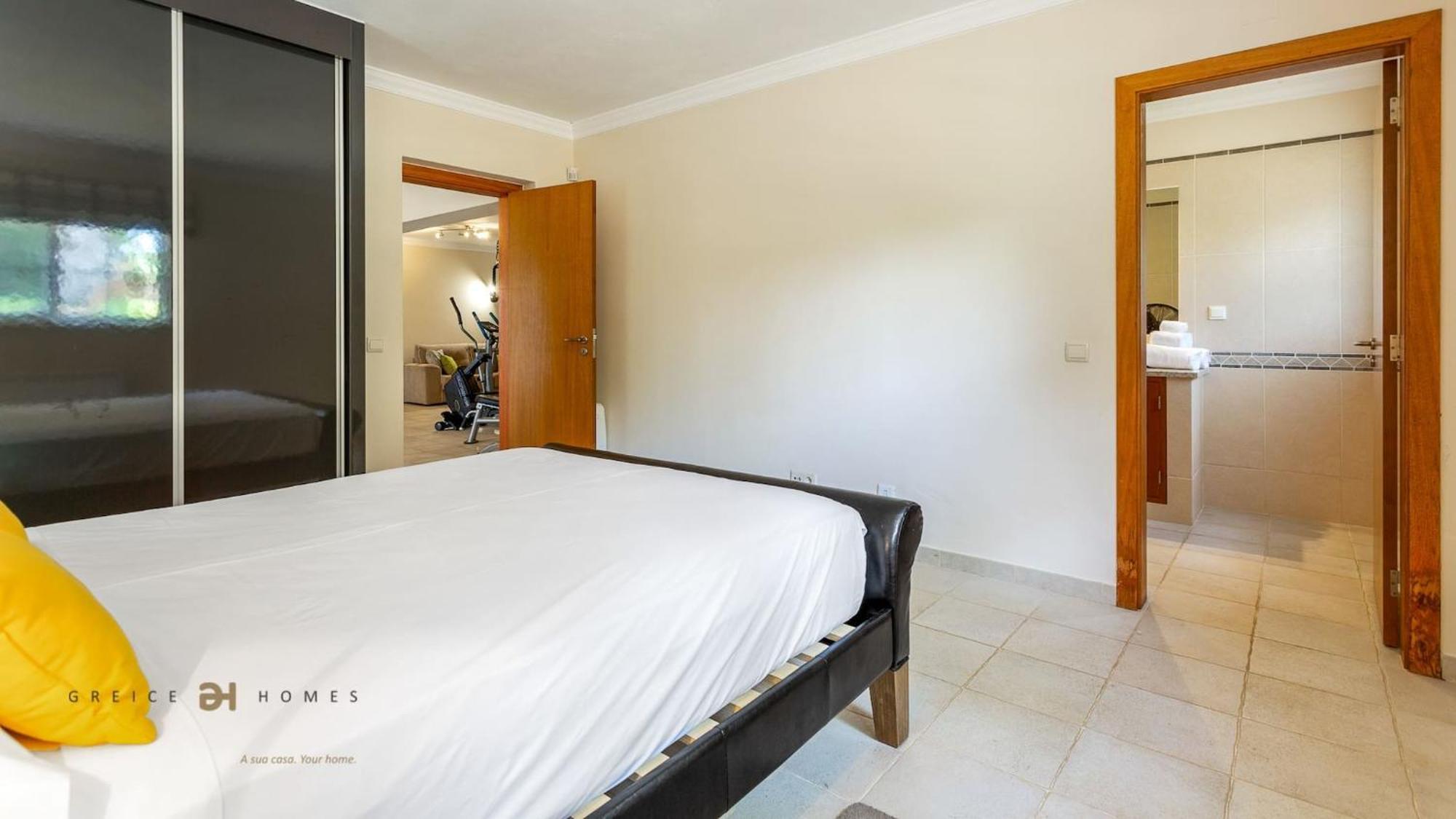 Luxuosa Moradia V5 Em Quarteira - Greice Homes מראה חיצוני תמונה