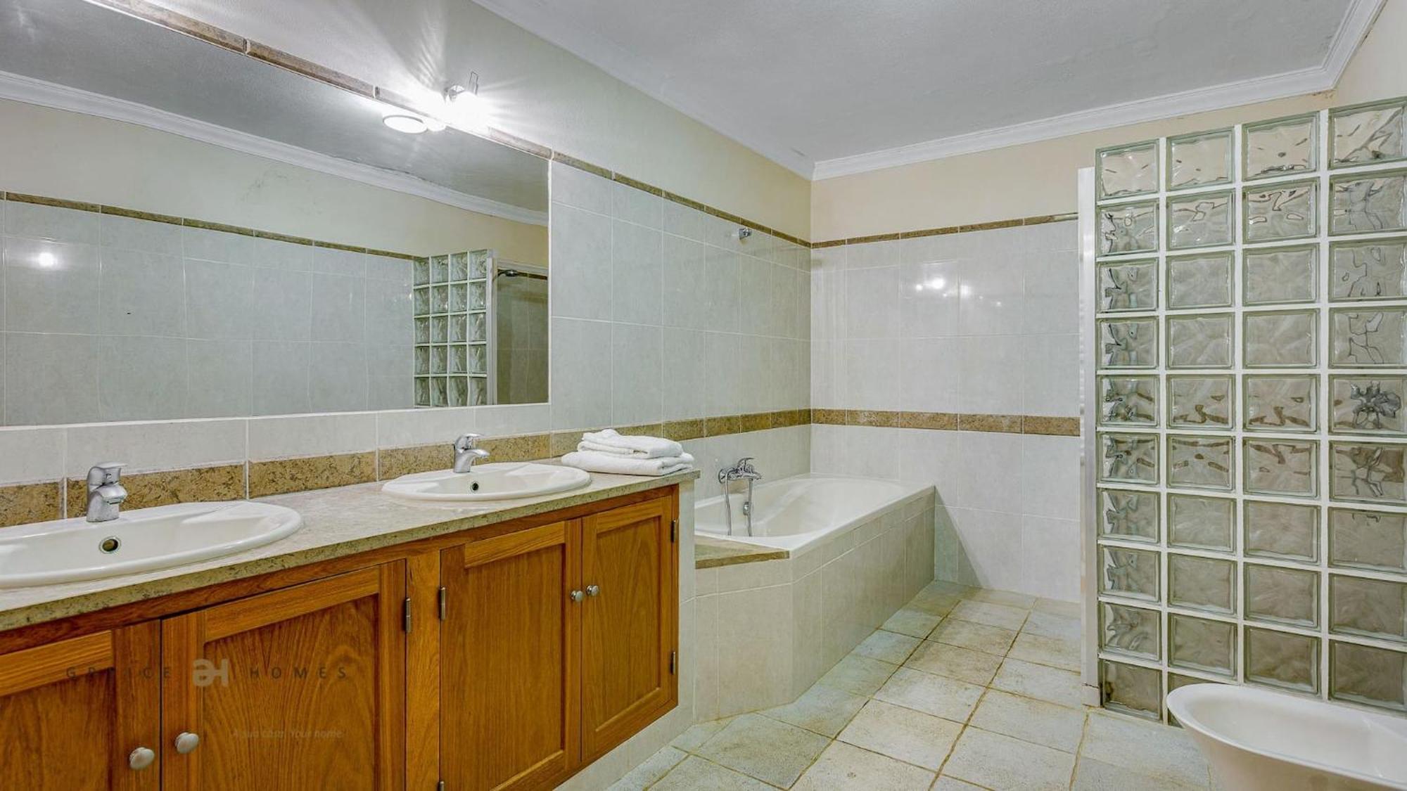 Luxuosa Moradia V5 Em Quarteira - Greice Homes מראה חיצוני תמונה